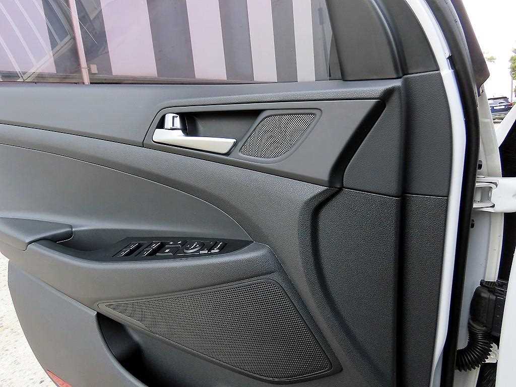 HYUNDAI Tucson - Vista 11