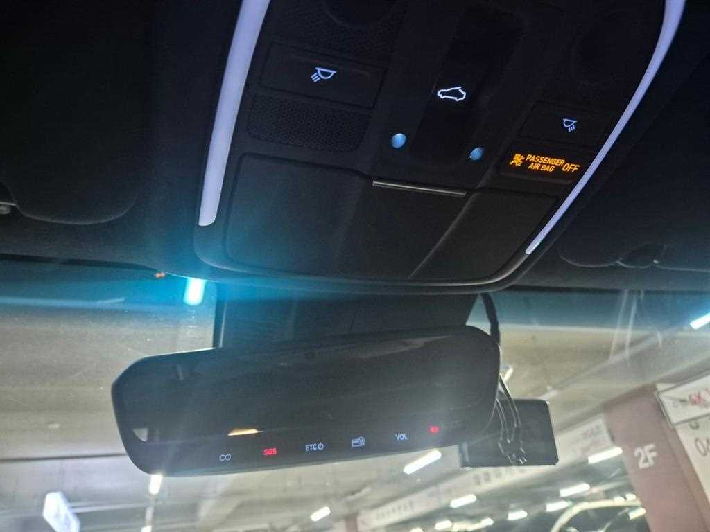 Genesis G70 - Vista 12