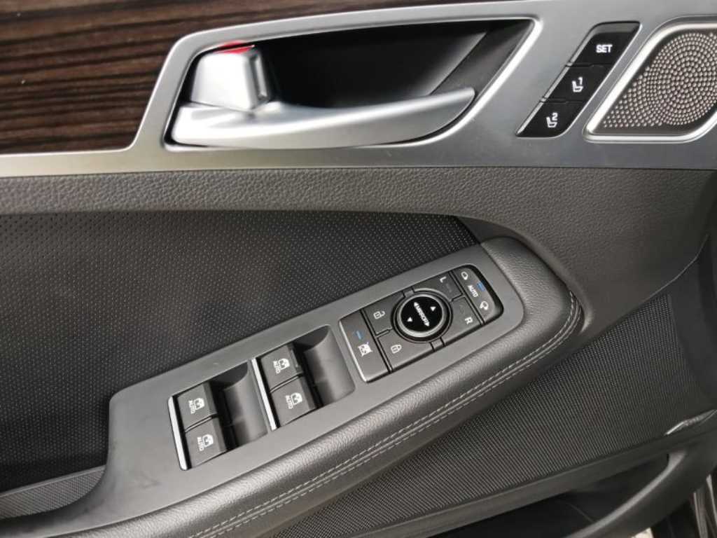 Genesis G80 - Vista 9