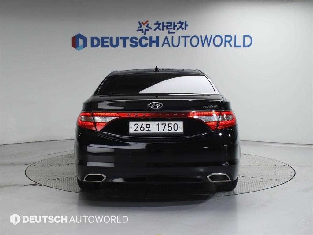 HYUNDAI Grandeur - Vista 4