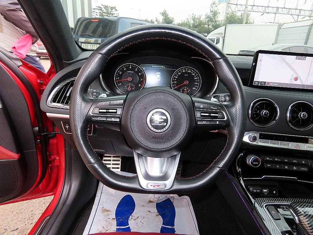 KIA Stinger - Vista 8