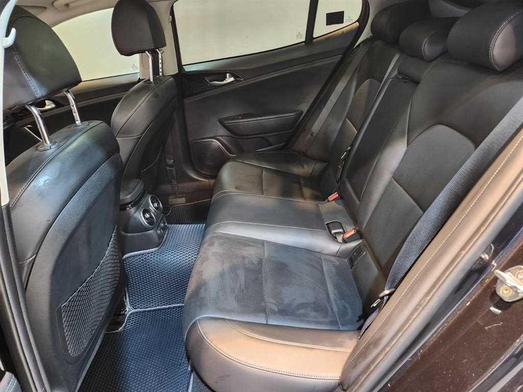 KIA Stinger - Vista 7