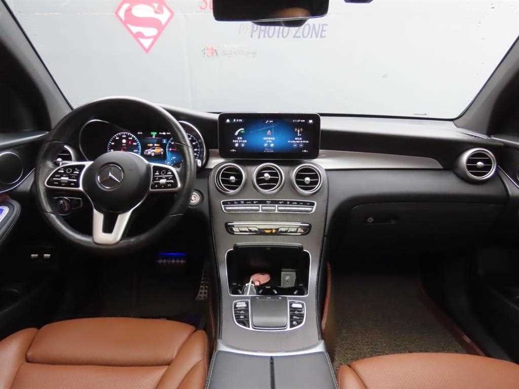 Mercedes Benz GLC Class - Vista 8