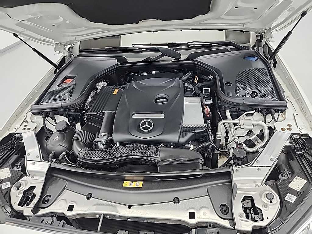 Mercedes Benz E class - Vista 5