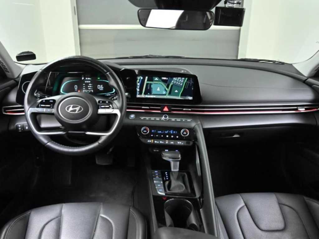 HYUNDAI Avante - Vista 7