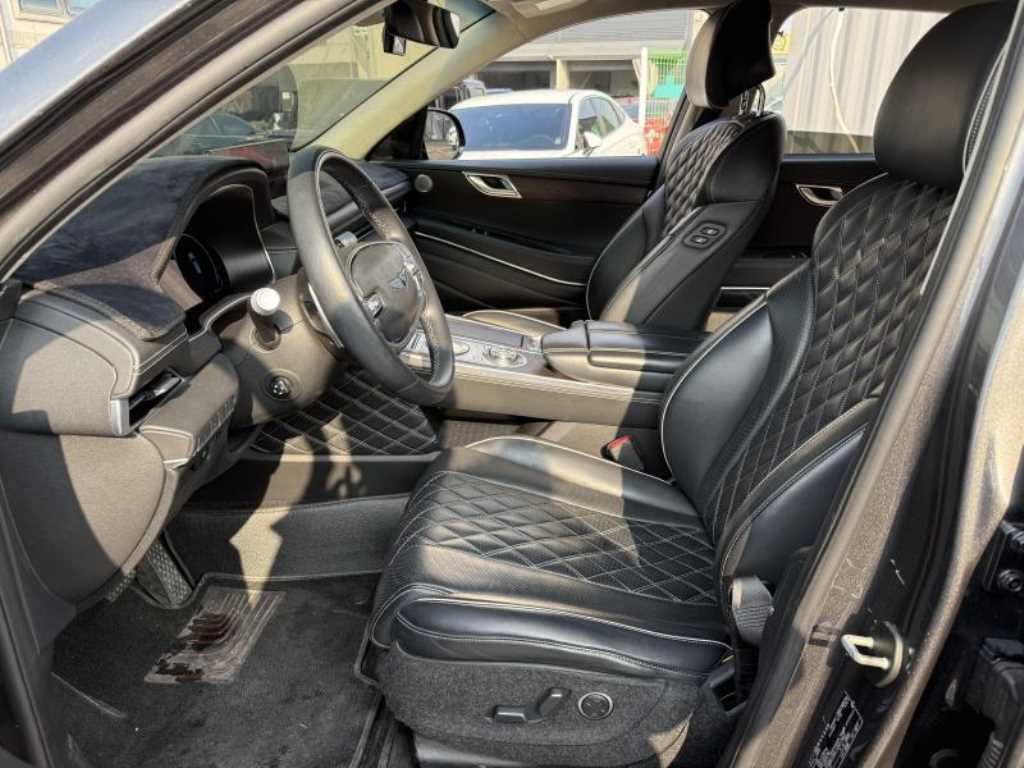 Genesis GV80 - Vista 5