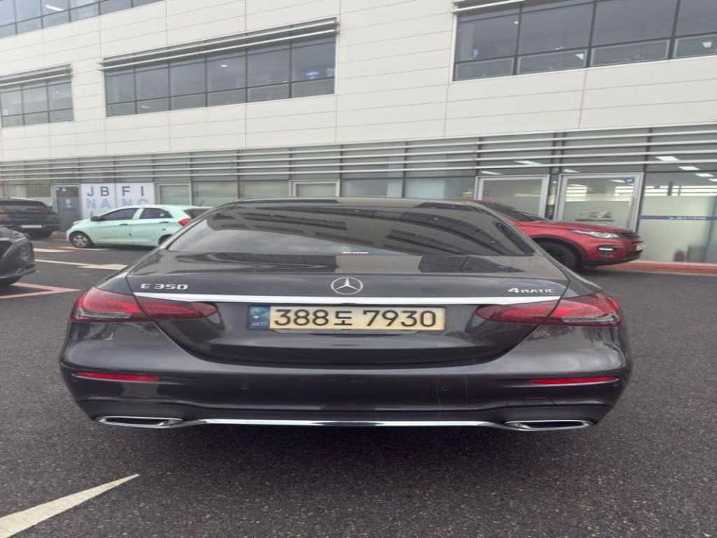 Mercedes Benz E class - Vista 2