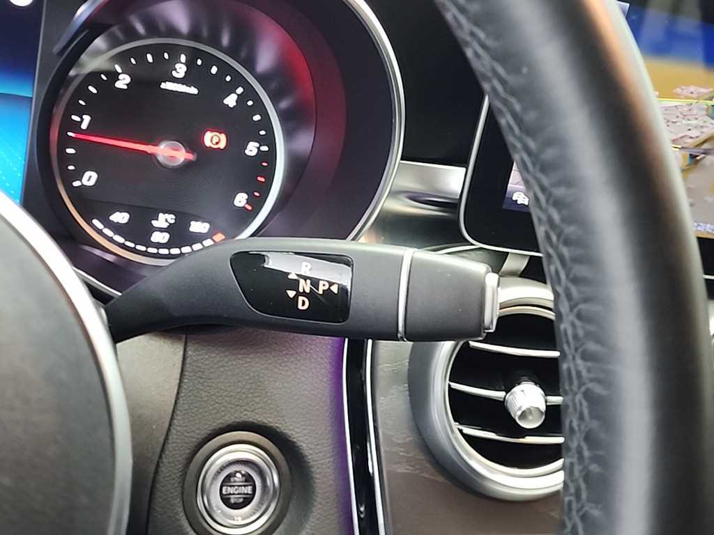 Mercedes Benz C Class - Vista 8