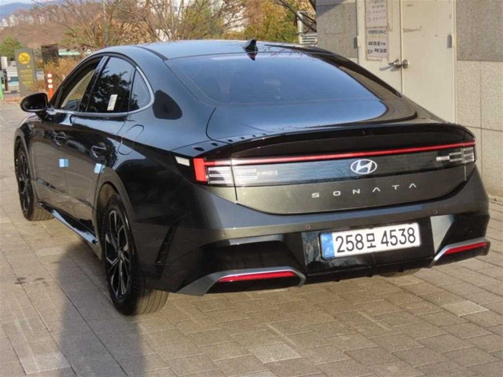 HYUNDAI Sonata - Vista 4