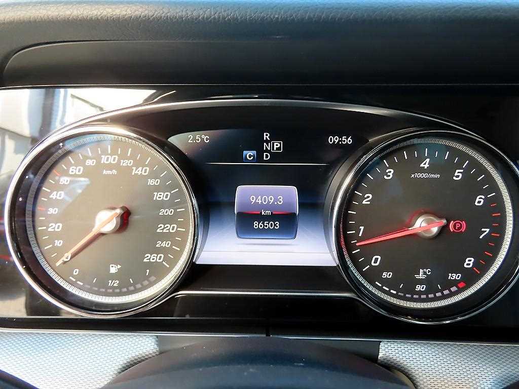 Mercedes Benz E class - Vista 9