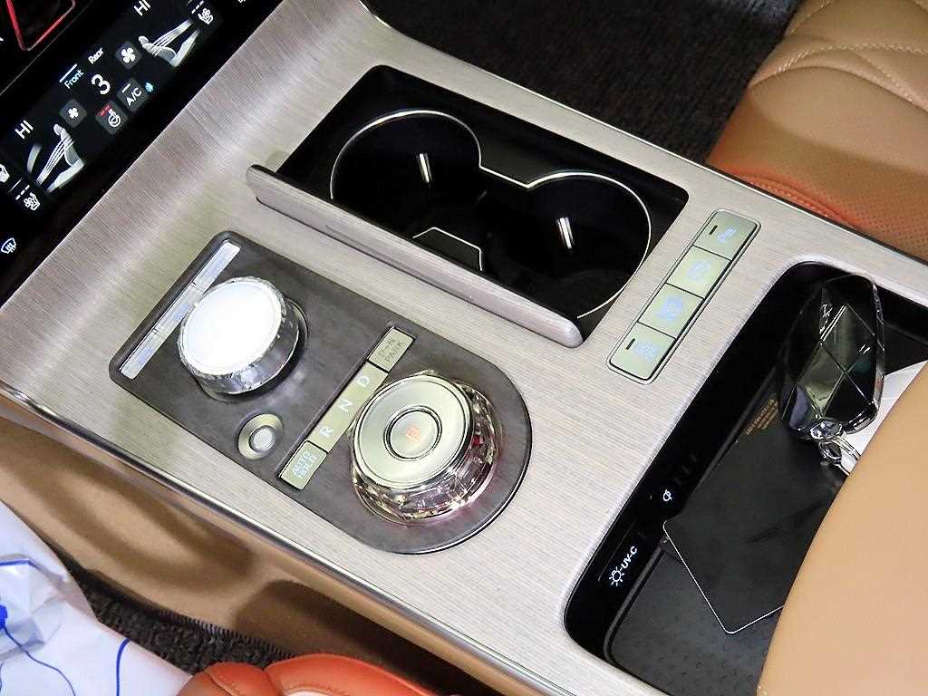 Genesis G80 - Vista 12