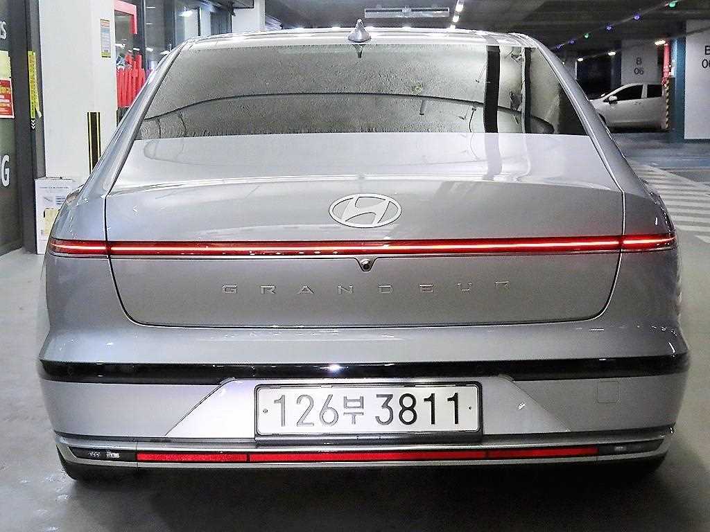 HYUNDAI Grandeur - Vista 5