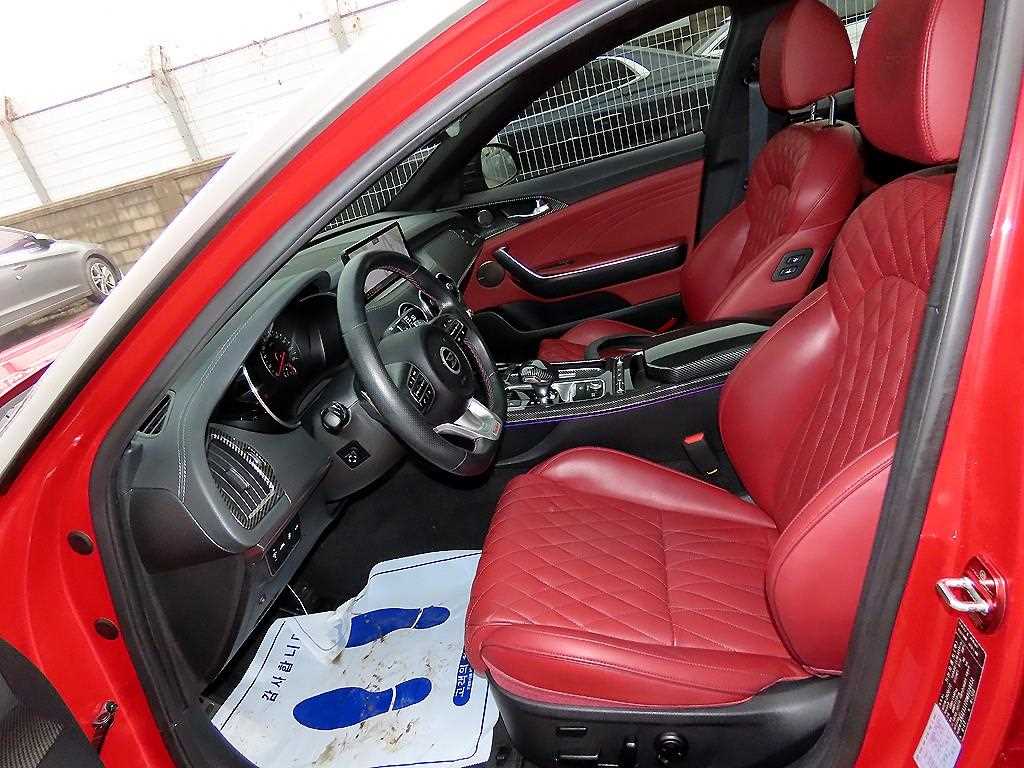 KIA Stinger - Vista 5