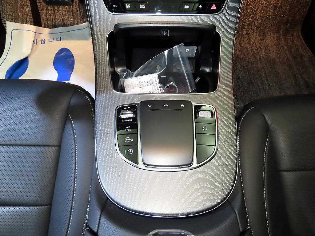 Mercedes Benz E class - Vista 12