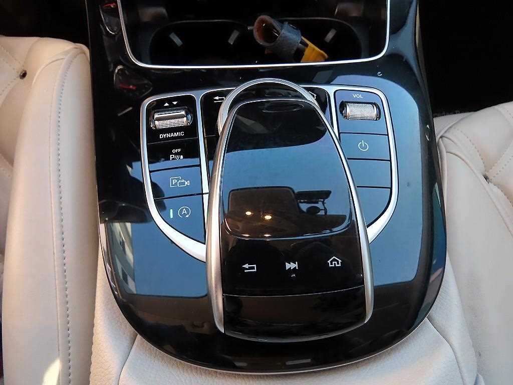 Mercedes Benz E class - Vista 12