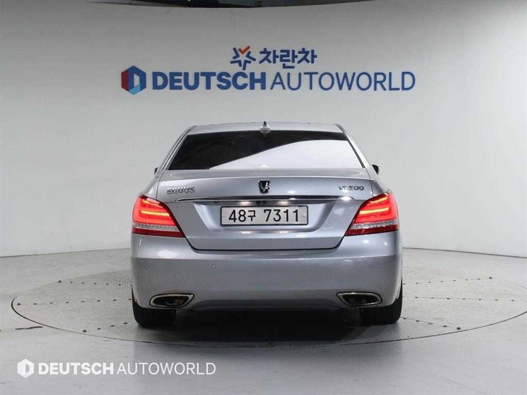 HYUNDAI Equus - Vista 4