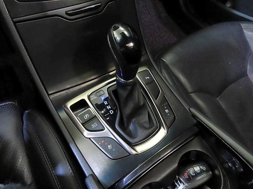 HYUNDAI Grandeur - Vista 12