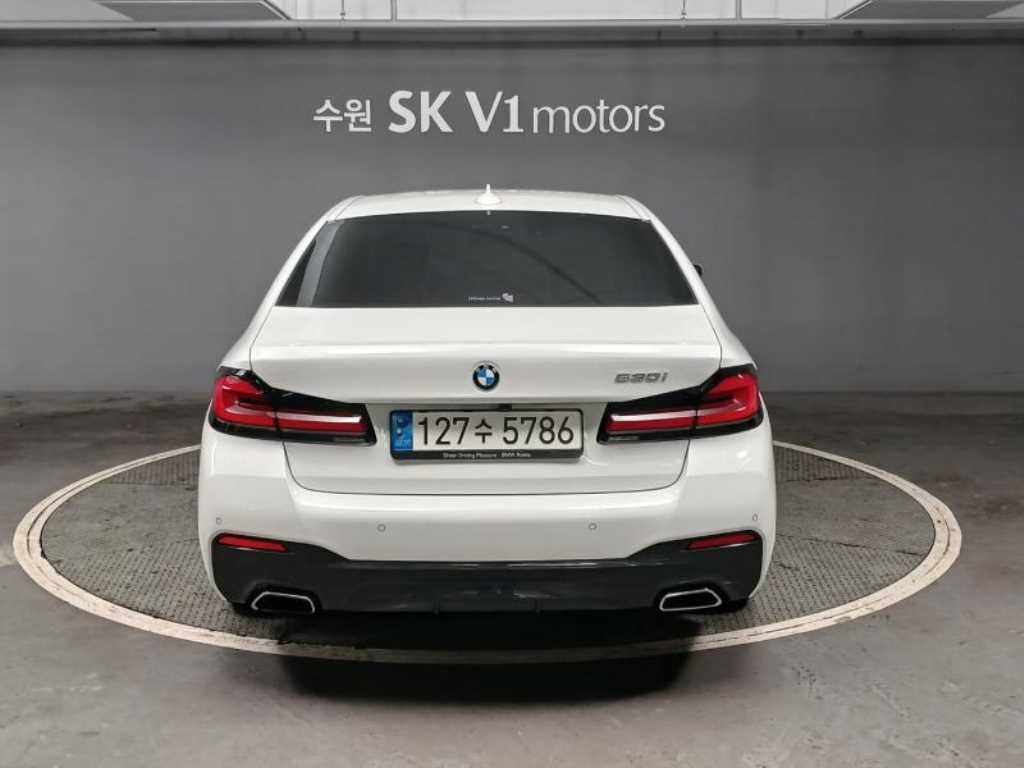 BMW 5 Series - Vista 5
