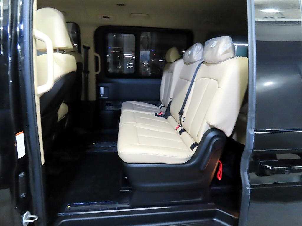 HYUNDAI Staria - Vista 7