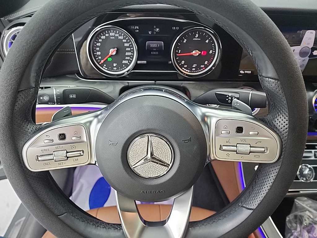 Mercedes Benz E class - Vista 9