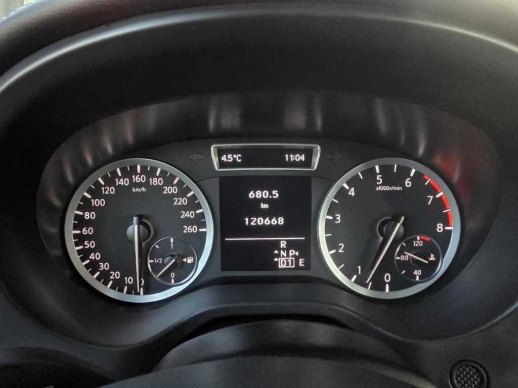 Infiniti Q - Vista 8