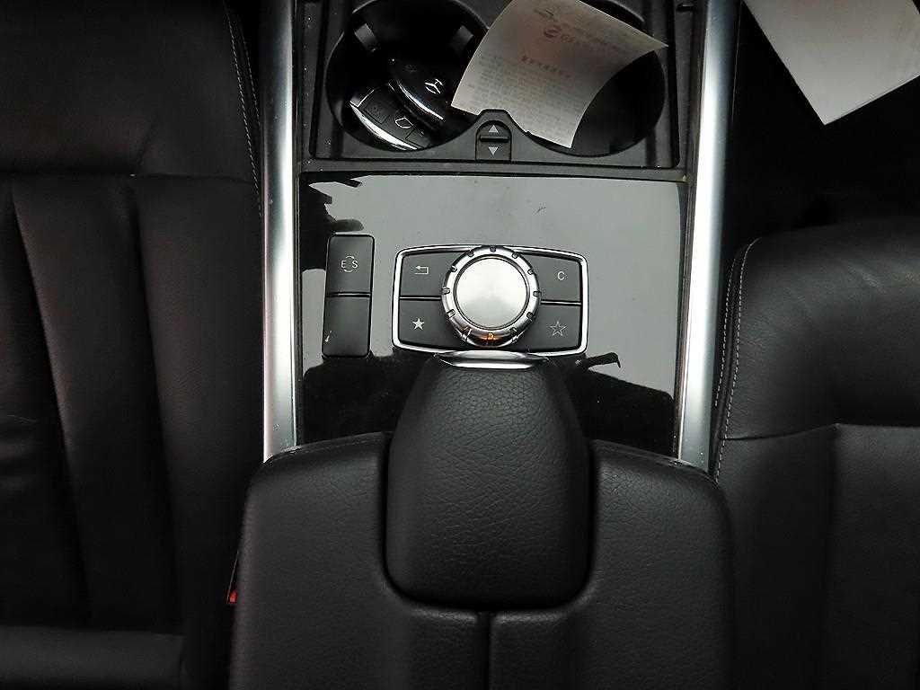 Mercedes Benz E class - Vista 9