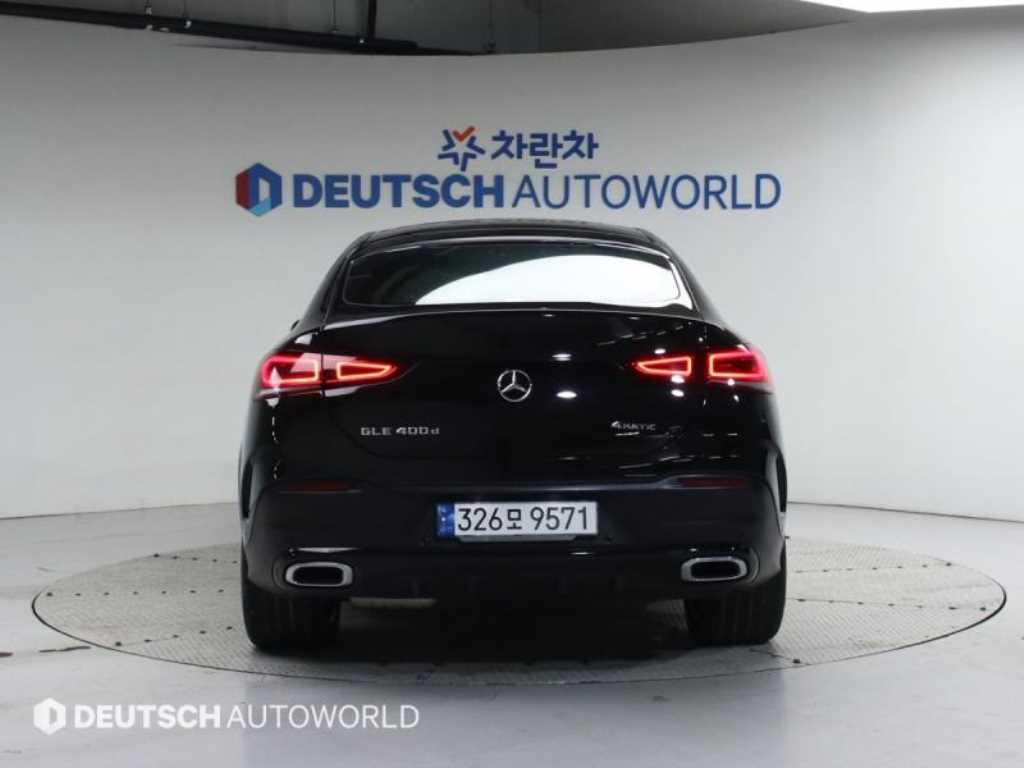 Mercedes Benz GLE Class - Vista 4