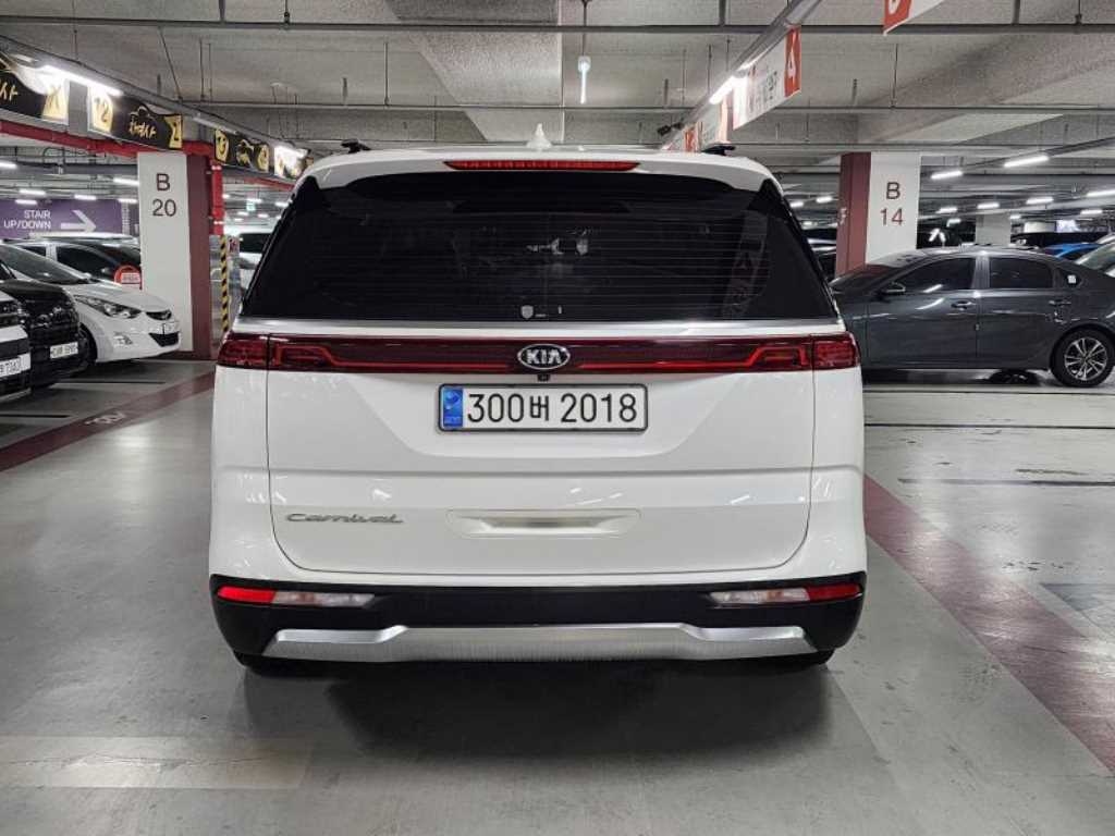 KIA Carnival - Vista 4