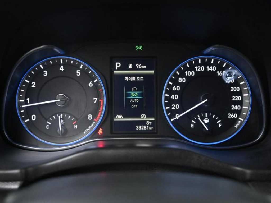 HYUNDAI Kona - Vista 8