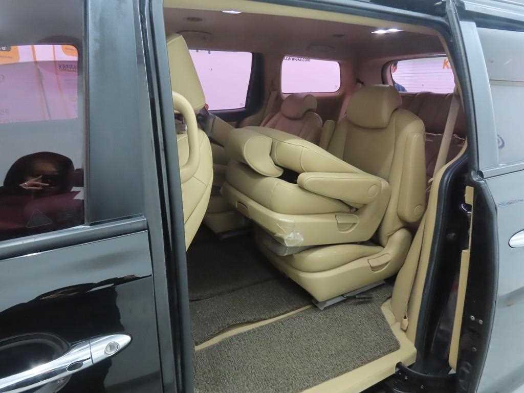 KIA Carnival - Vista 6