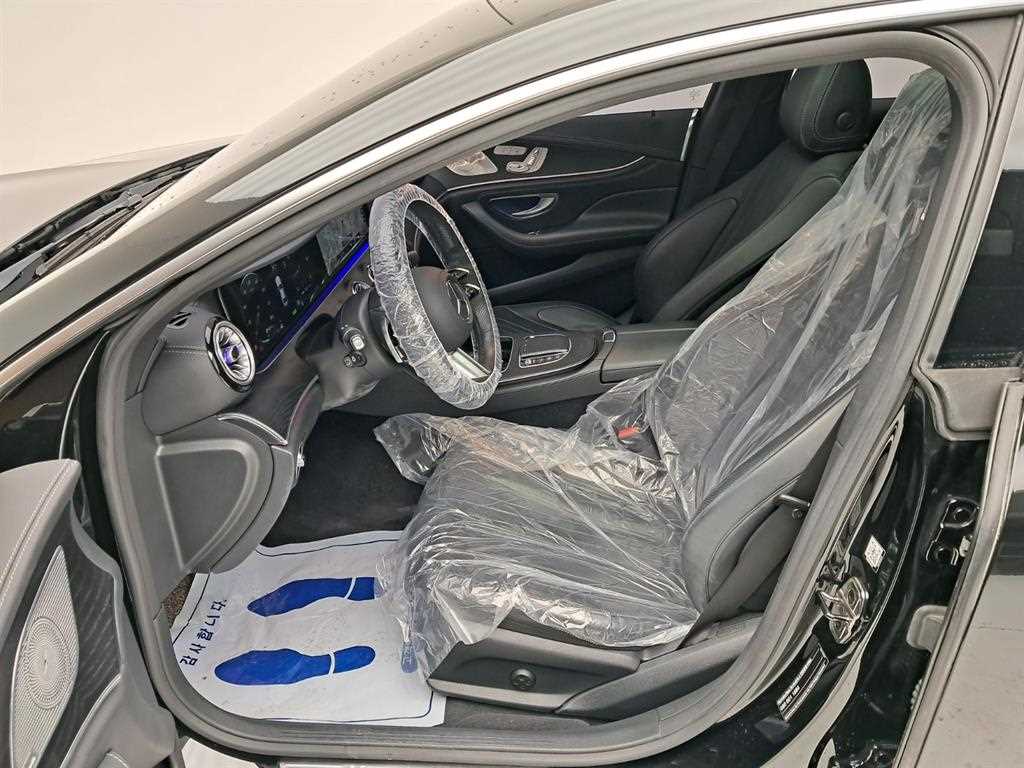 Mercedes Benz CLS Class - Vista 11