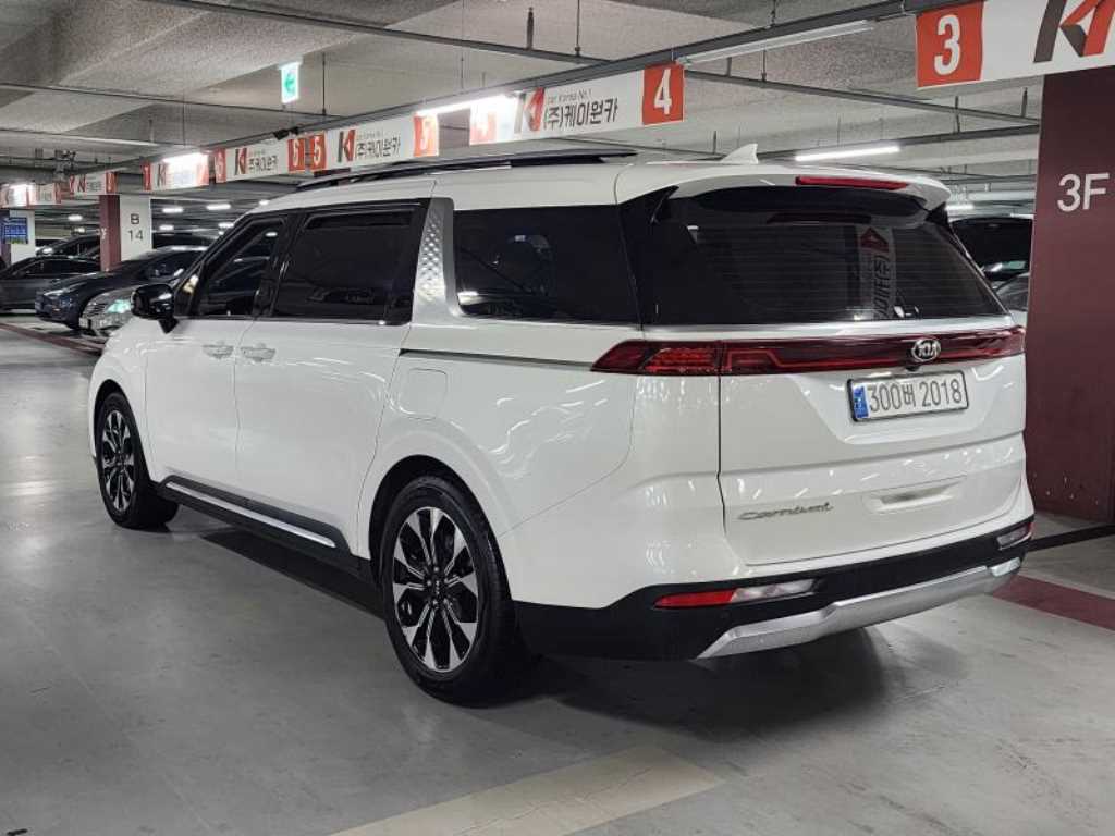 KIA Carnival - Vista 5