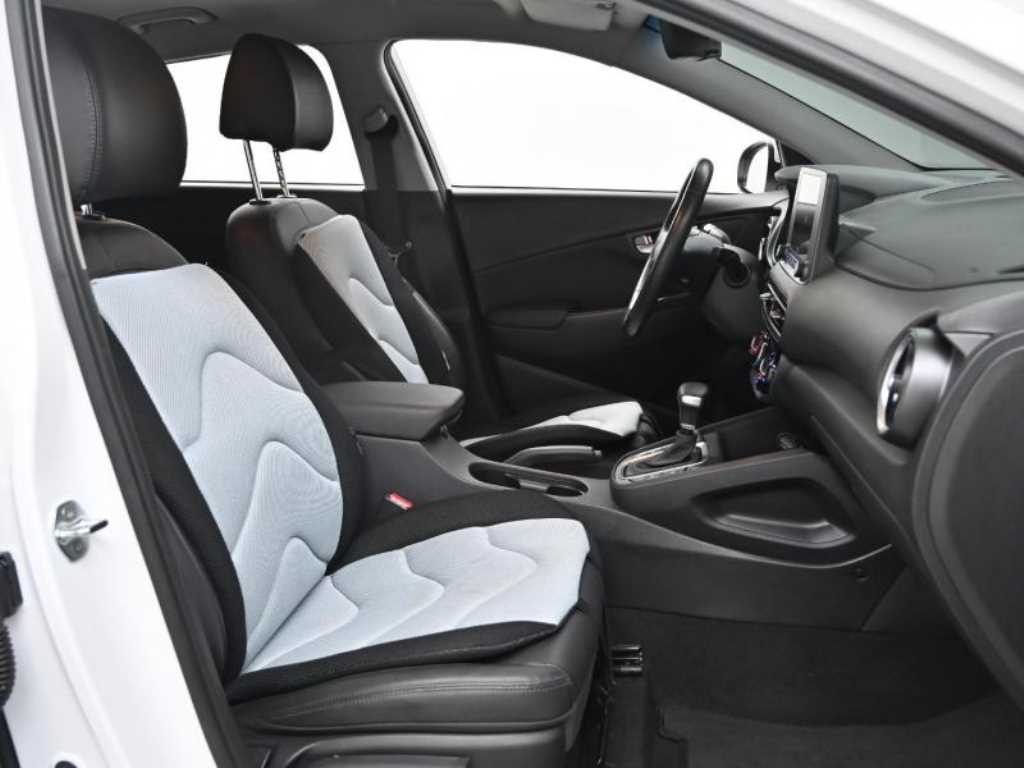 HYUNDAI Kona - Vista 10