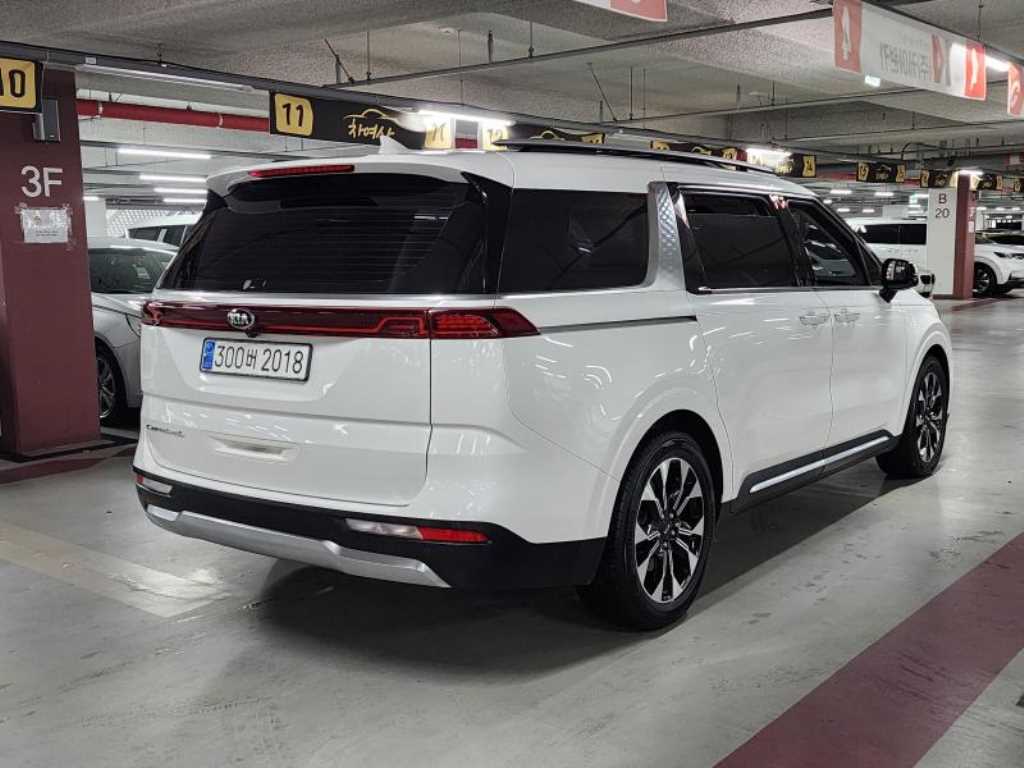 KIA Carnival - Vista 6