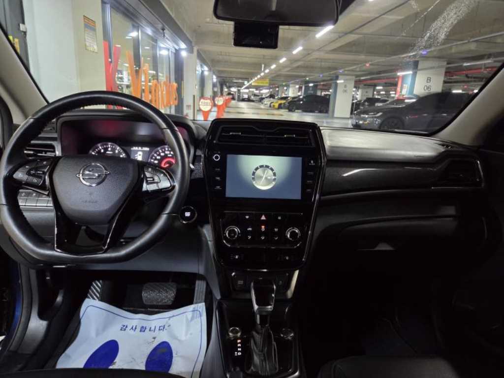 Ssangyong Tivoli - Vista 9