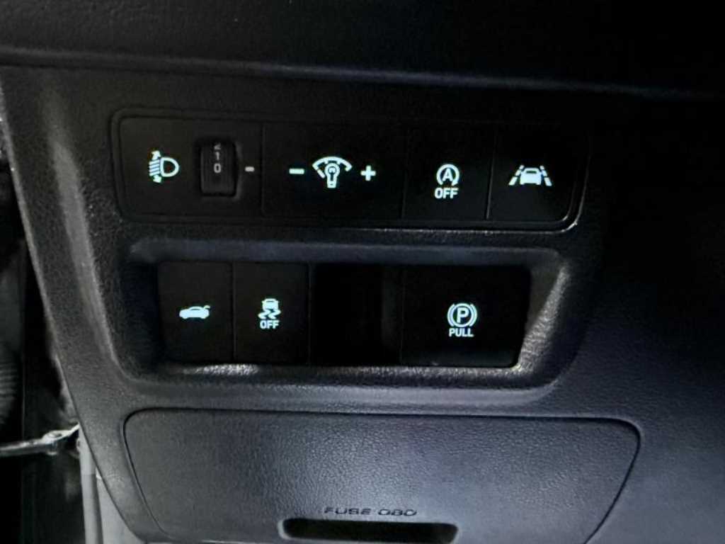 HYUNDAI Sonata - Vista 11