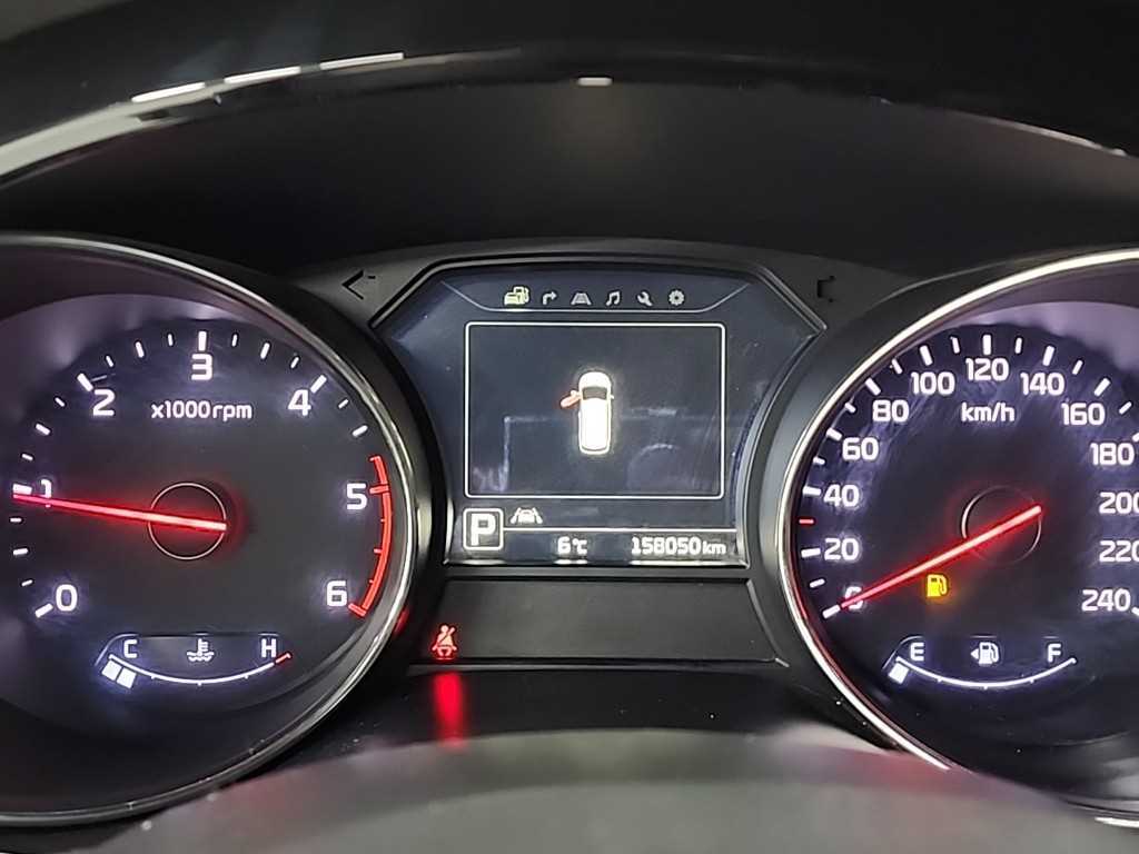 KIA Carnival - Vista 6