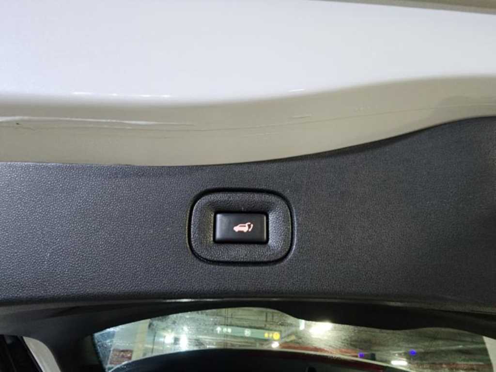 SAMSUNG QM6 - Vista 6