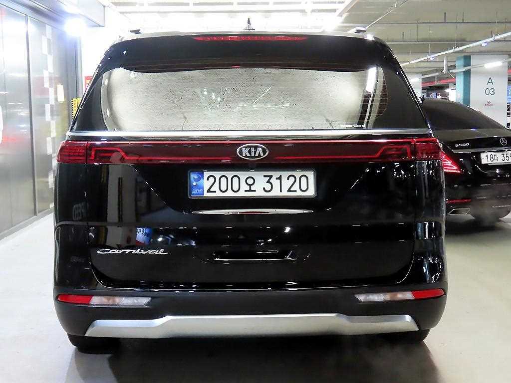 KIA Carnival - Vista 5