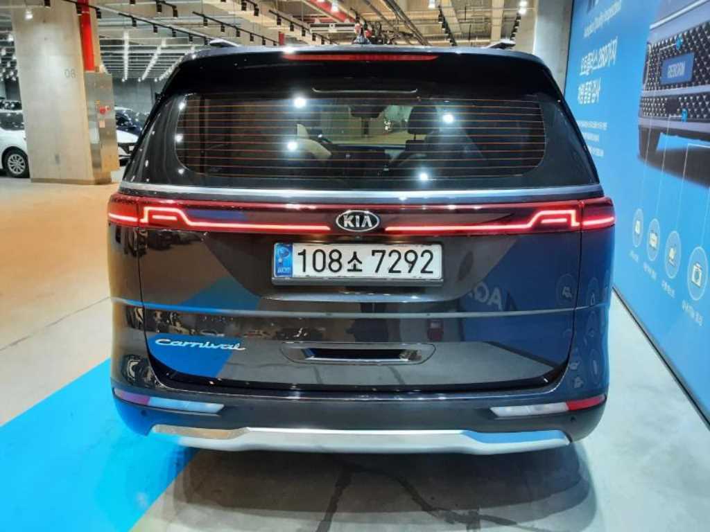 KIA Carnival - Vista 4