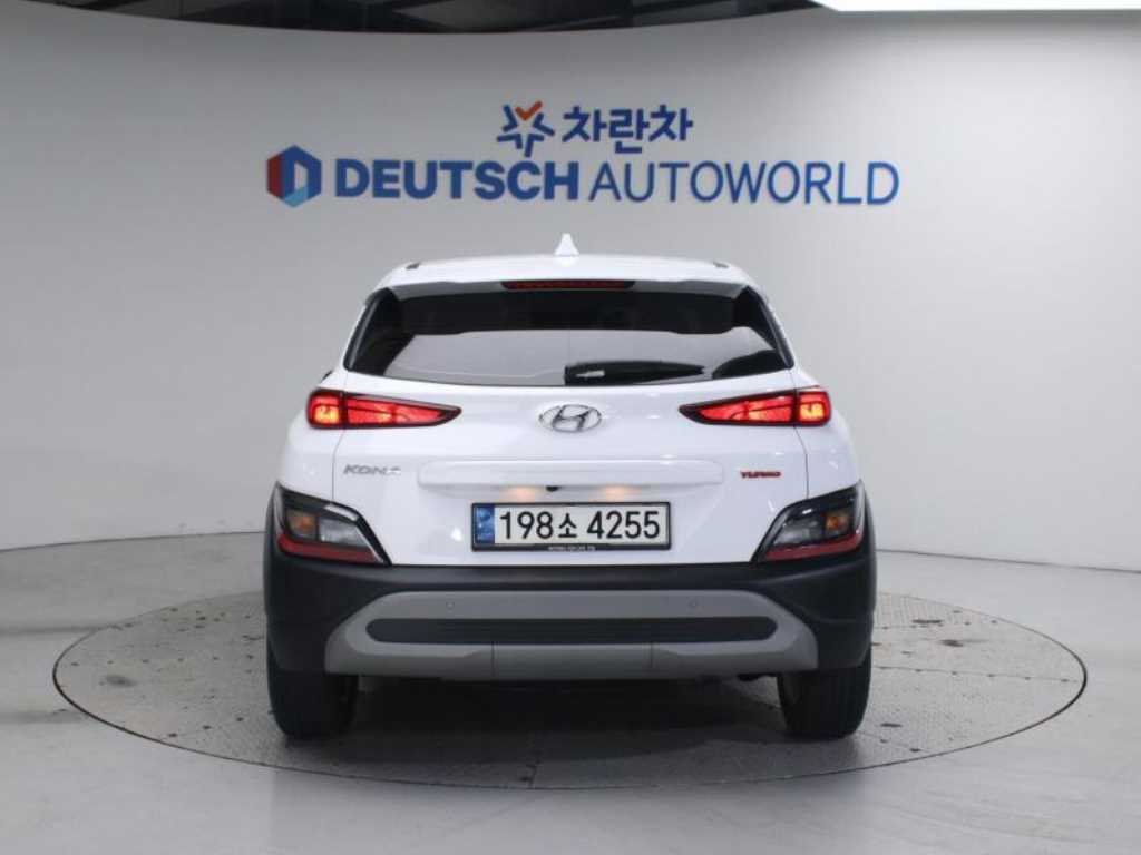 HYUNDAI Kona - Vista 4