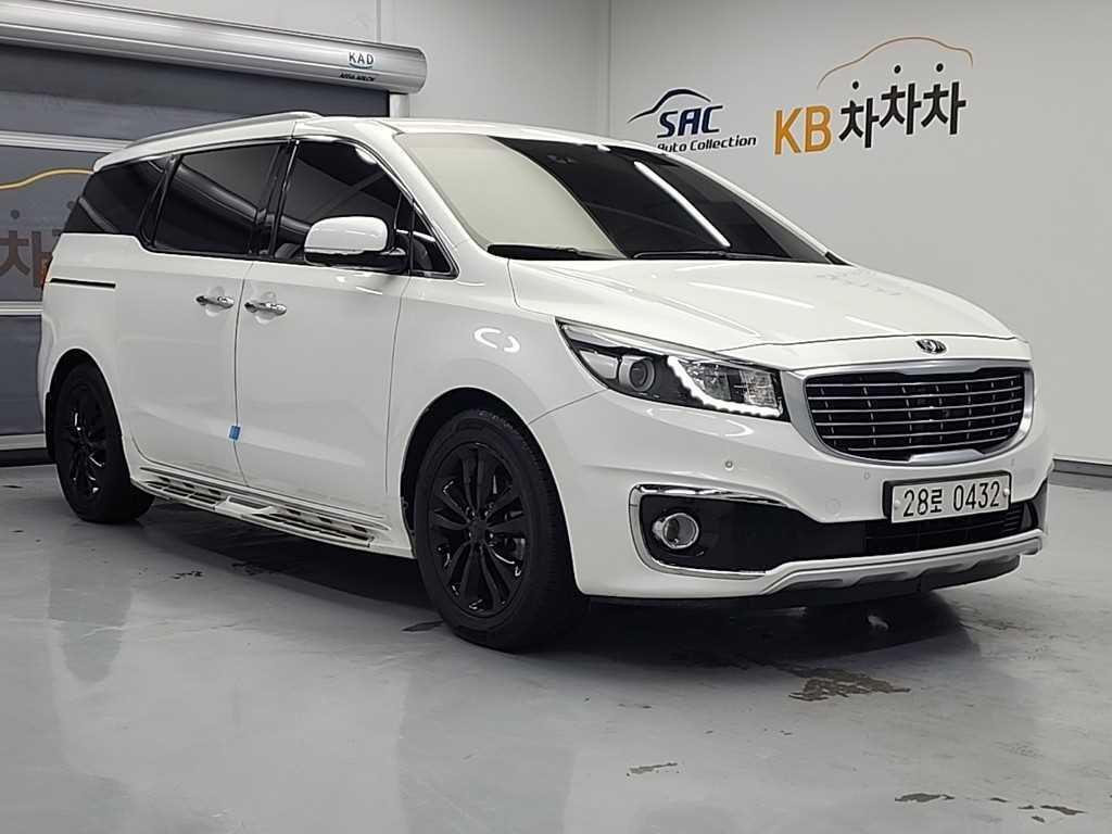 KIA Carnival - Vista 4