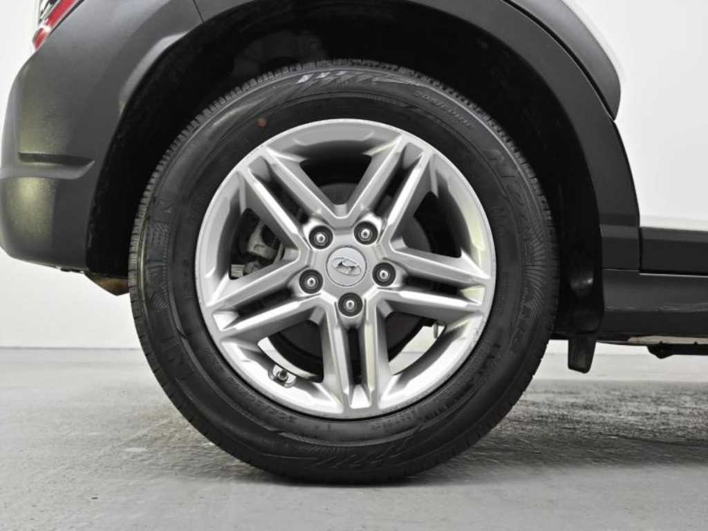 HYUNDAI Kona - Vista 5