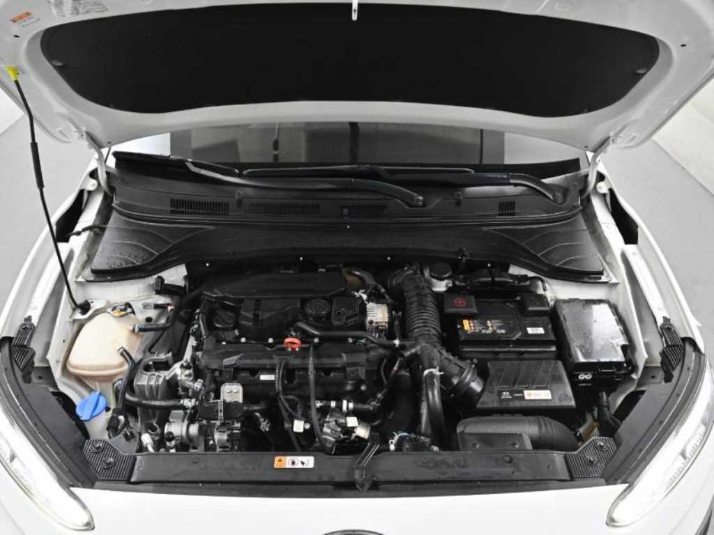 HYUNDAI Kona - Vista 6