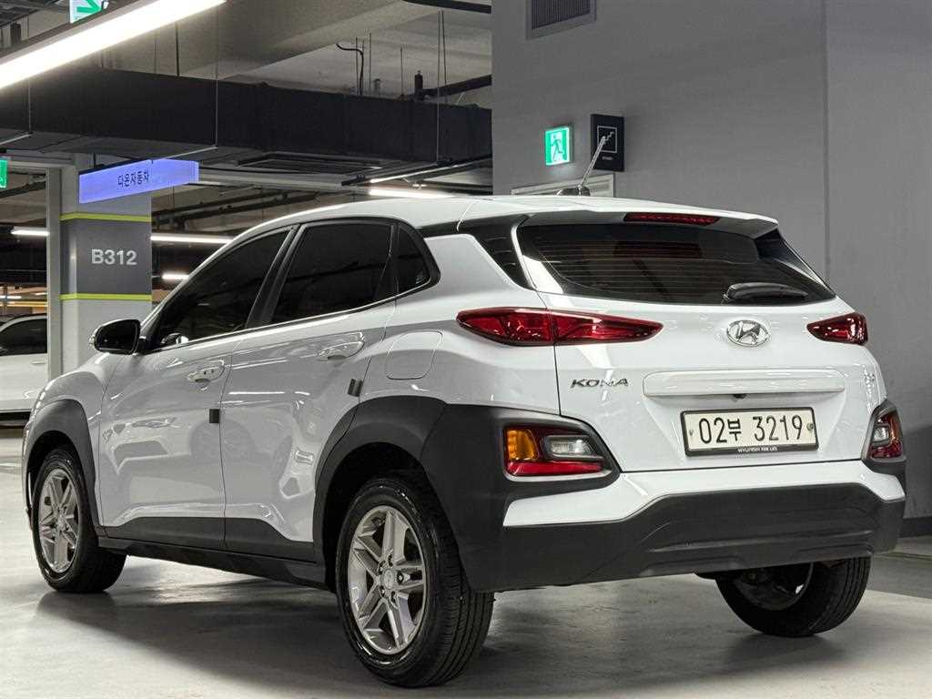 HYUNDAI Kona - Vista 6