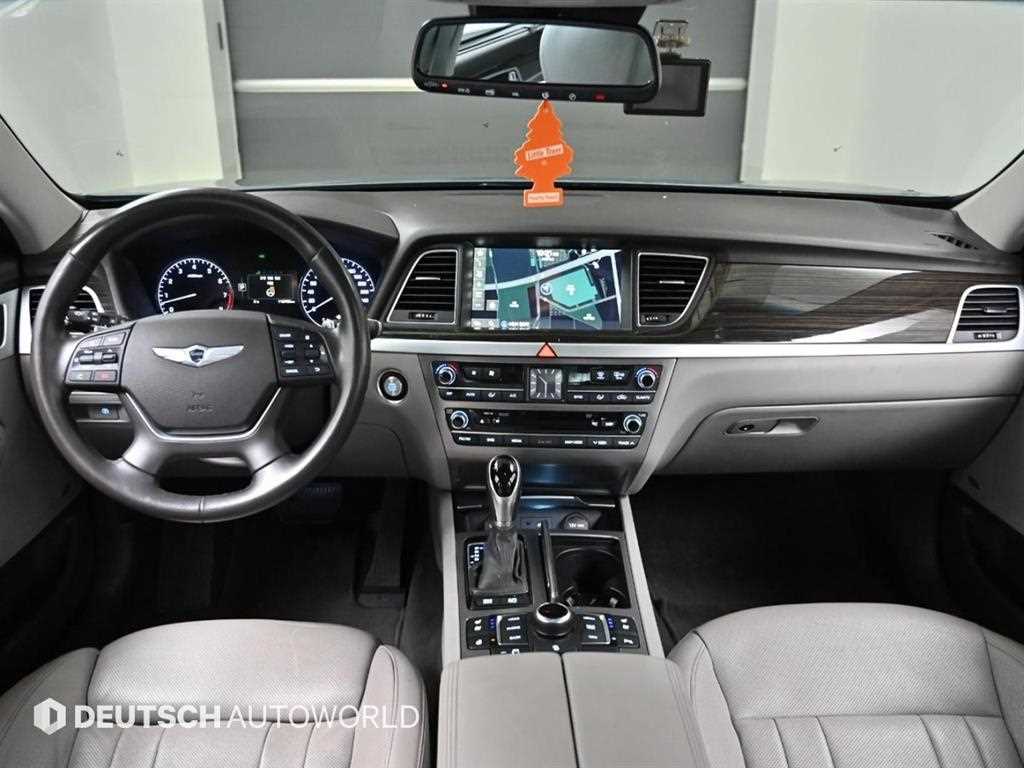 HYUNDAI Genesis - Vista 5