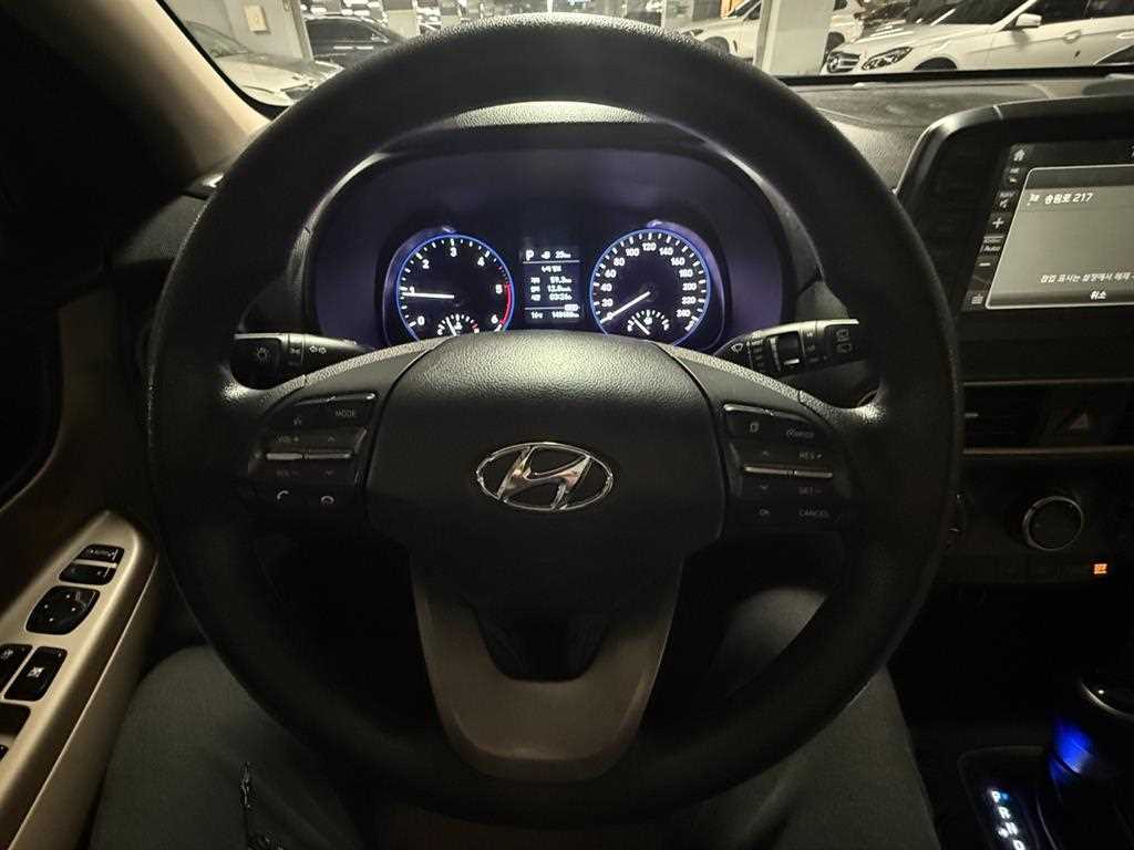 HYUNDAI Kona - Vista 11