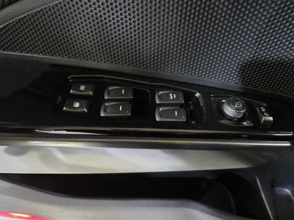 Ssangyong Tivoli - Vista 11