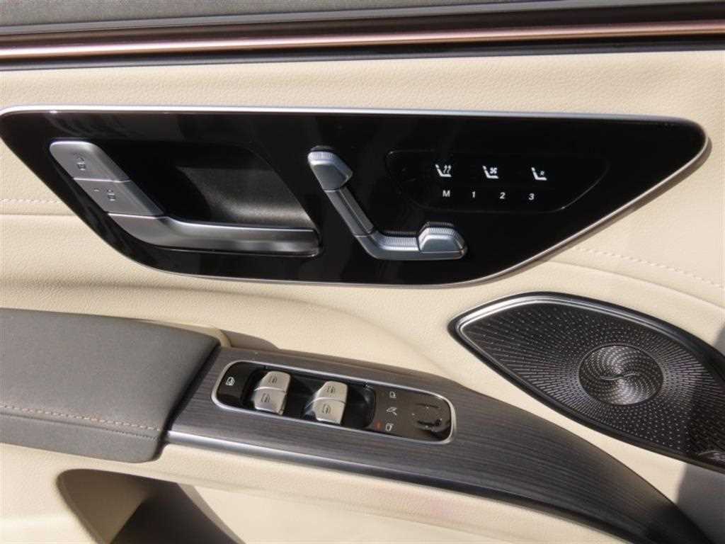 Mercedes Benz EQS - Vista 12