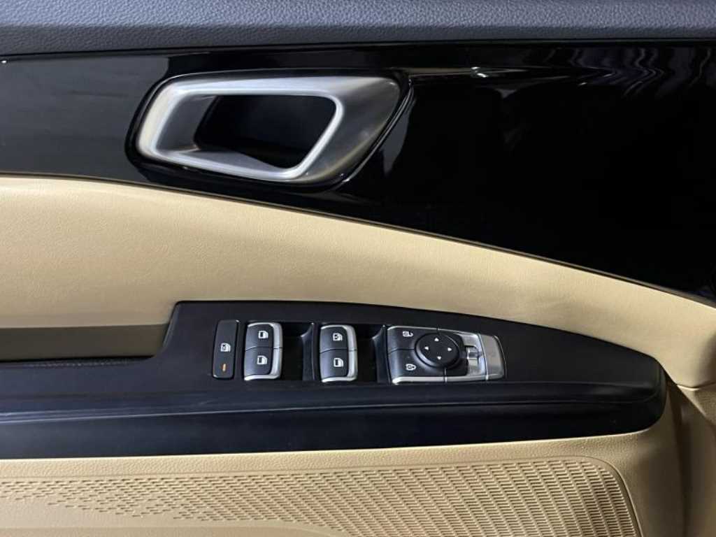 KIA Carnival - Vista 11